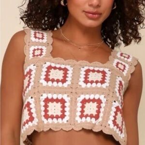Lulu size M crocheted crop top